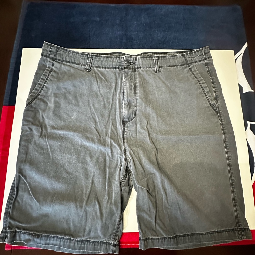 Old Navy Men's Washed Gray Flat-Front Shorts